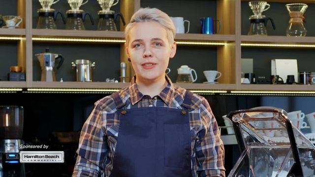 Агнешка Ровенска готовит авторский напиток победителя WBC 2018. смотреть онлайн