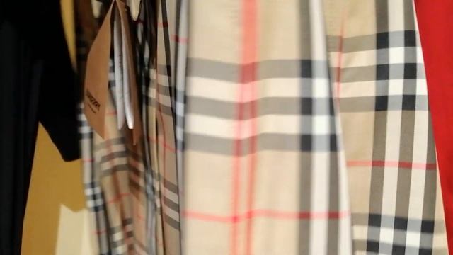 ИТАЛИЯ ВЛОГ/БРЕНД BURBERRY/МОДА2021/СТИЛЬНАЯ ОДЕЖДА/ТРЕНДОВЫЕ СУМКИ/SHOPPING VLOG FLORENCE ITALY смотреть онлайн