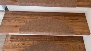 Эксклюзивные ступени из дуба с широкой ламелью и сучками  под ключ в Спб