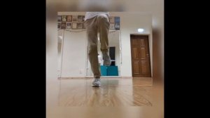 Kick, headstand (Удар, стойка на голове)