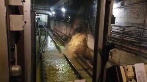 Прорыв воды в метро