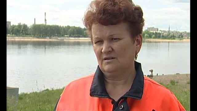 Мужчина и подросток пытались переплыть Волгу смотреть онлайн