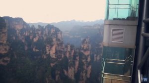 Лифт Ста Драконов - самый высокий внешний лифт в мире.