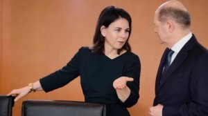 АННАЛЕНА БЕРБОК СНОВА УЧУДИЛА – НА ЭТОТ РАЗ В КИТАЕ
