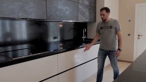 Кухня с керамическими фасадами. Тренд 2023