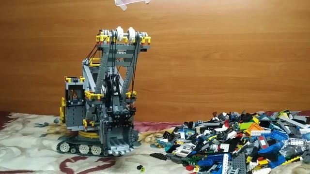 Lego Technic Moc. Экскаватор ЭКГ-8И, бульдозер Т-35.01, самосвал БелАЗ-7555В