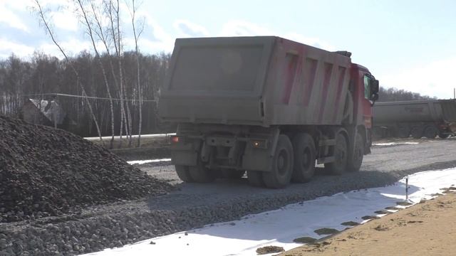 Mercedes-Benz Actros  MPIII 8x4 Meiller Kipper unloading gravel