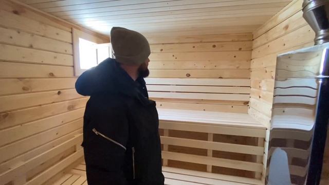 ОБЗОР БАНИ 5 на 4 С ПРОЛИВНЫМ ПОЛОМ - эта банька греет душу смотреть онлайн