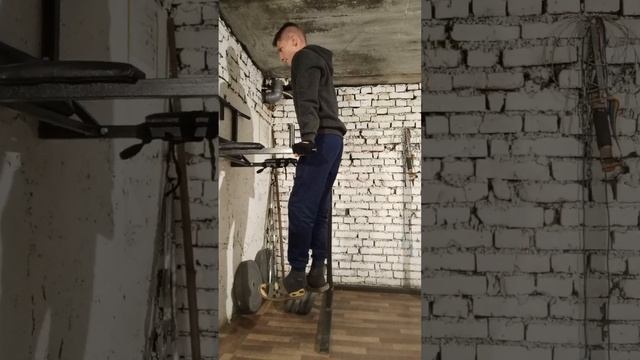 Отжимания на брусьях на максимум #воркаут #турник #брусья #отжимания #подтягивания #спорт #мотиваци смотреть онлайн
