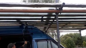 Временный гараж за сутки был построен