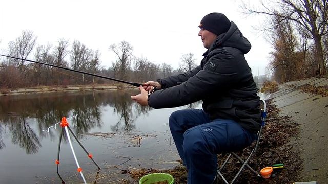 Открытие сезона пикером на реке Ингул. Рыбалка в городе. смотреть онлайн