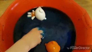 Ми-ми-мишки. Купание с БОМБОЧКОЙ ДЛЯ ВАННЫ.