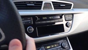 ДЖИЛИ АТЛАС Запотевание стекла. Добавляем один минус в карму