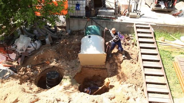 Монтаж ГРИНЛОС Аэро 3 Пр + дренажный колодец + УФ-Блок