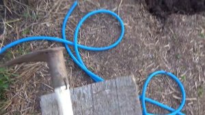 Программист работает лопатой. Как сделать грядки в огороде своими руками. 12 серия