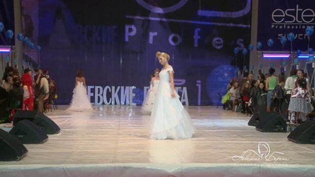 СВАДЕБНЫЕ ПРИЧЕСКИ ДЛЯ КОРОТКИХ ВОЛОС смотреть онлайн