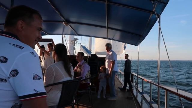 VLOG Гуляем День Рождения Кати на яхте. Очень много сюрпризов смотреть онлайн