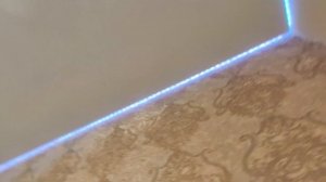 Парящий натяжной потолок с RGB подсветкой по периметру