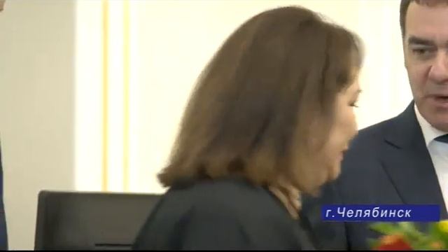 В Законодательном Собрании наградили сотрудников сферы социальной защиты населения. смотреть онлайн