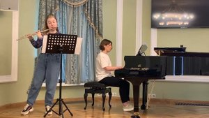 В.А.Моцарт.Концерт для флейты соль мажор,1 часть.Вероника Виноградова