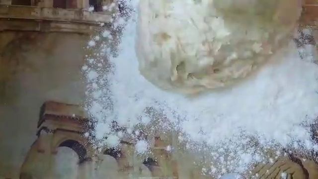 Домашний кулич на сгущенном молоке)Поднялся в 3 раза)