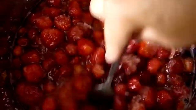 ГУСТОЕ ВАРЕНЬЕ ИЗ КЛУБНИКИ
