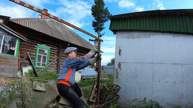 #6 МЕДВЕДЬ ПРИХОДИЛ. ЛОМАЮ НОВЫЙ ЗАБОР. Переехал в деревню и началось. Жизнь в деревне. Строю дом.