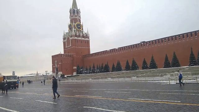 Самосвал на Красной площади. смотреть онлайн