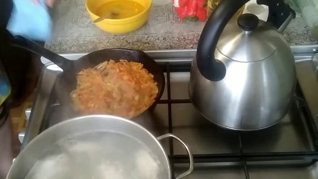 Суп с галушками на курином бульоне. смотреть онлайн