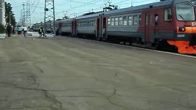 ЭД9М прибывает на ст.Ангарск,вост-сиб.жд.,26.06.2018 смотреть онлайн