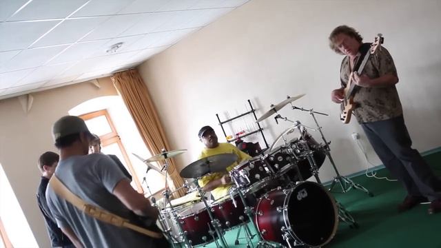 Greg Howe Dennis Chambers Stu Hamm . May 2011.Vladivostok. Russia. first time together смотреть онлайн