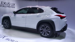 Самый маленький кроссовер Lexus UX