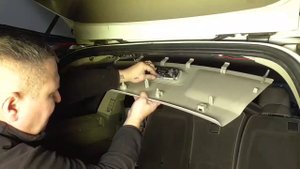 Вольво хс90  обшивка багажника, как снять.