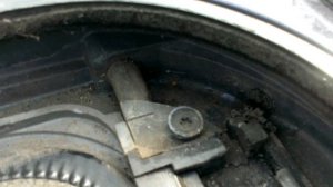 БМВ Е34 Чистим сливы люка BMW E34