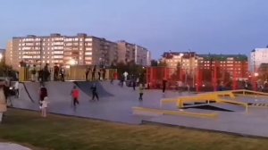 Старый Оскол. Парк Зелёный Лог. Скейтборд