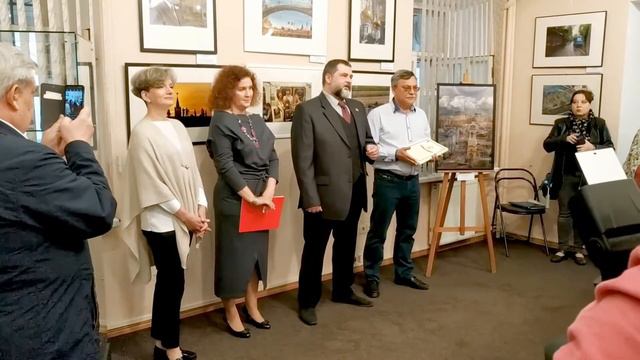 Николай Седнин на открытии выставки Арт-проекта “REVERберация”.