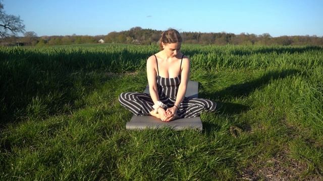 Гимнастика в поле смотреть онлайн