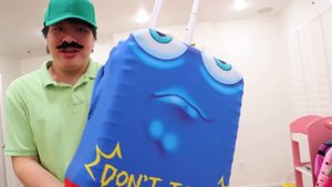 Emma and Wendy Pretend Play with Luggage Vacation Suitcase Toy for Kids  Fun Travel Toys