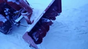 МТЗ 132 с навесным снегоуборщиком.