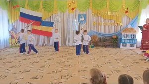 Казачий танец "Полно вам снежочки" старшая группа "Лазорик" детского сада