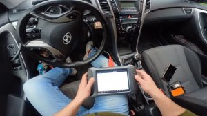 программирование ключа на Hyundai i30 2013 xtool x100 pad3