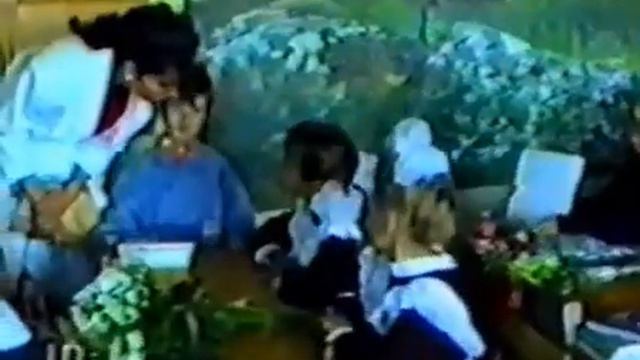 ГАЛИНА ВИТАЛЬЕВНА КРОПОТОВА! ПЕРВАЯ УЧИТЕЛЬНИЦА, 1 СЕНТЯБРЯ, 1"А" КЛАСС, 11 ШКОЛА.ЙОШКАР-ОЛА, 1992)