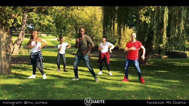 MO DIAKITE: GRUPO EXTRA - ES AMOR *BACHATA* (Zumba® fitness choreography} смотреть онлайн