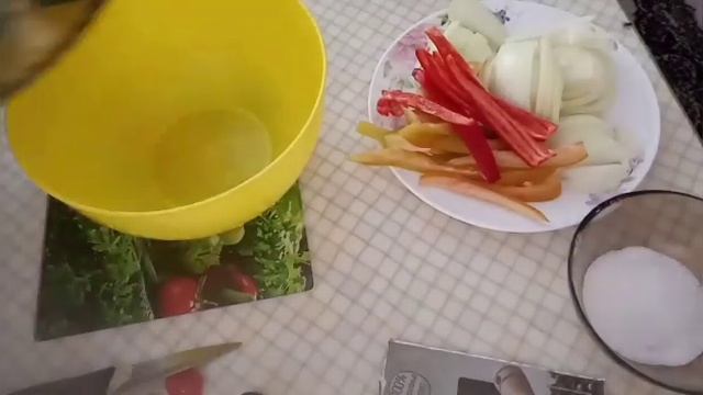 Помидоры дольками в желатине. Обалденная закусочка на зиму!