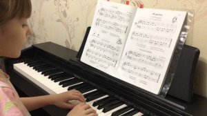 Ёлочка - М. Красев (1 класс, фортепиано)