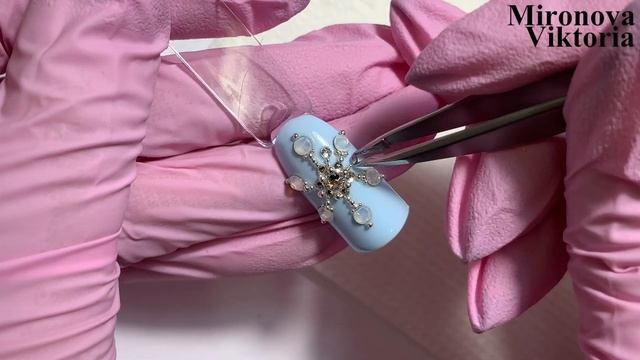 Как сделать снежинку камнями? смотреть онлайн