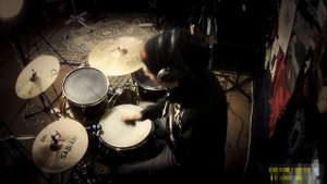 ОДНОРУКИЙ барабанщик играет METALLICA [ПОЧТИ БАРАБАНЩИК №2]