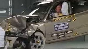 Crash Test 2001 -2003 / 2004 - 2006 Hyundai Elantra (Frontal Impact) IIHS