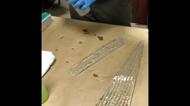 Наносим ClearShield на элемент стеклянной люстры смотреть онлайн