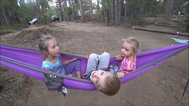 КЕМПИНГ В НАЦИОНАЛЬНОМ  ПАРКЕ СЕКВОЯ С ДРУЗЬЯМИ! смотреть онлайн